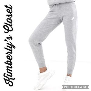 ❤️NIKE❤️ Women’s Joggers